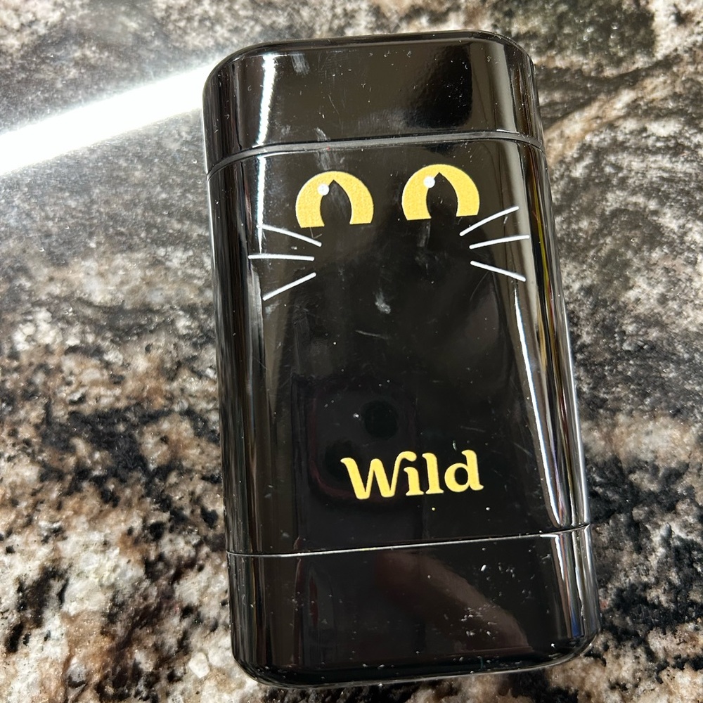 WILD— Toffee Apple Refillable Deodorant - Black and Gold - Picture 5 of 5